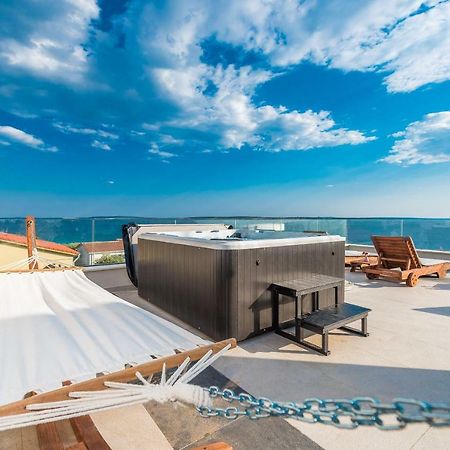Luxury Penthouse Apartment Mandre Ngoại thất bức ảnh
